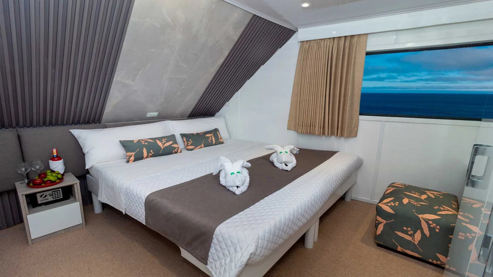 Galaxy Yacht — Cabin