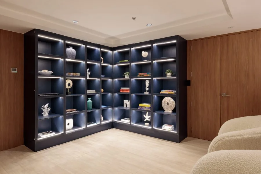Hermes — Library and lounge